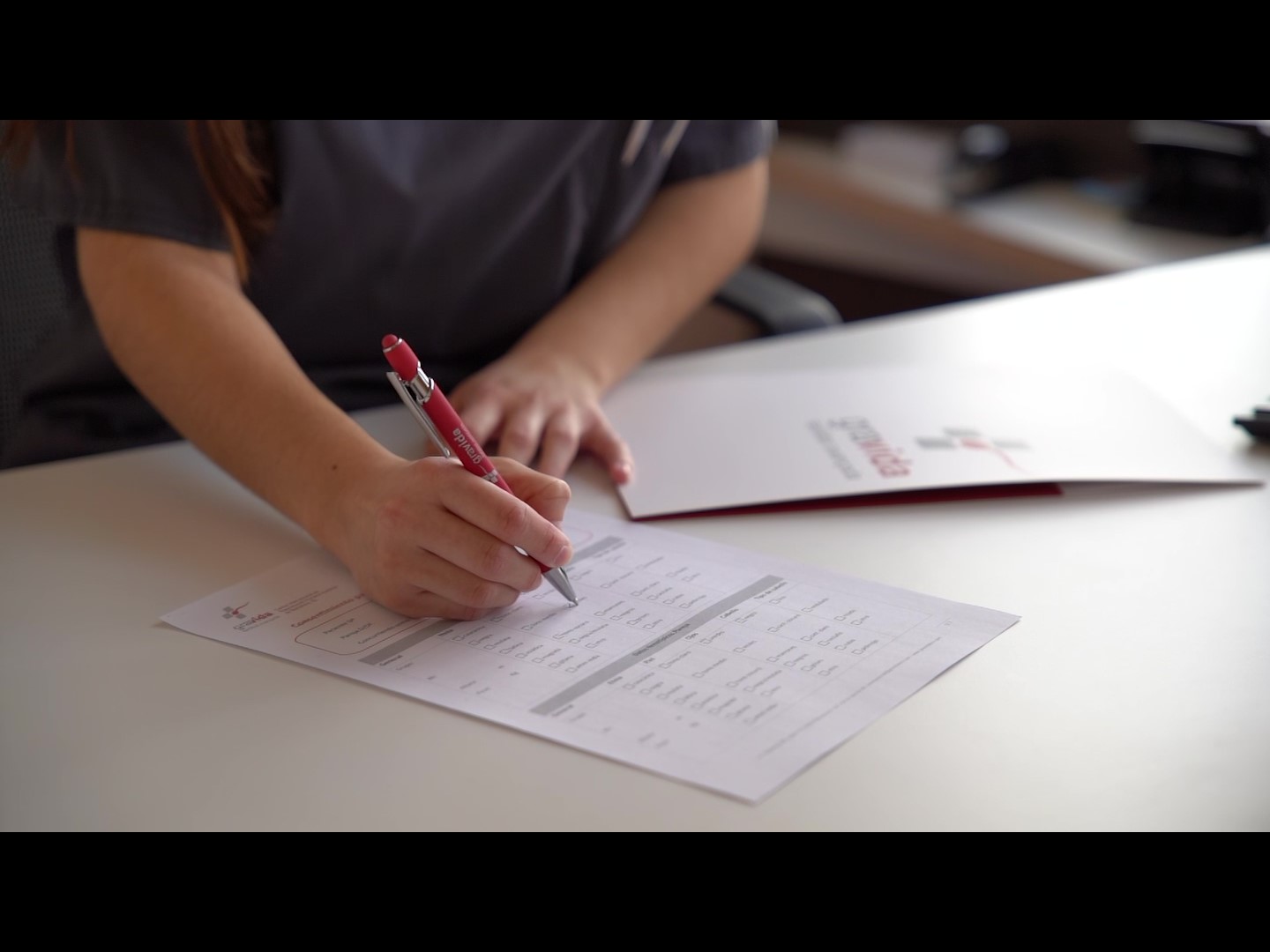 Document recording the physical characteristics of the patients to carry out the assignment of embryos.